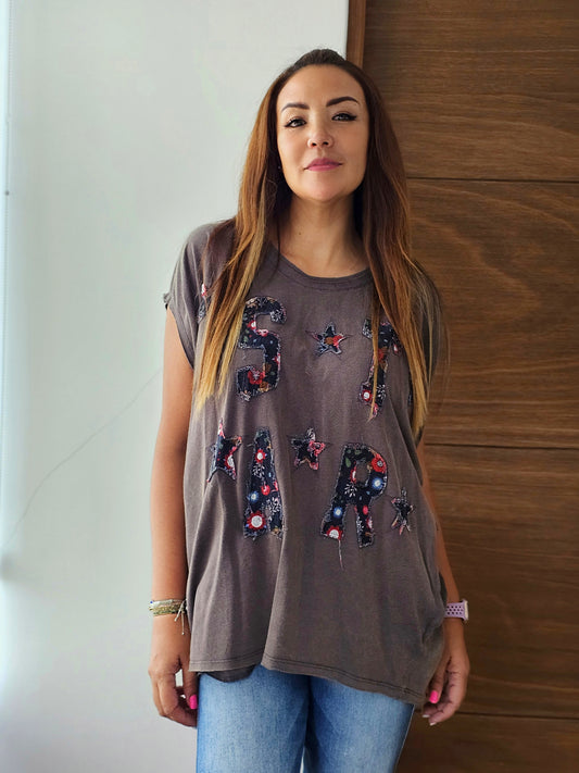 Camiseta oversize con parches