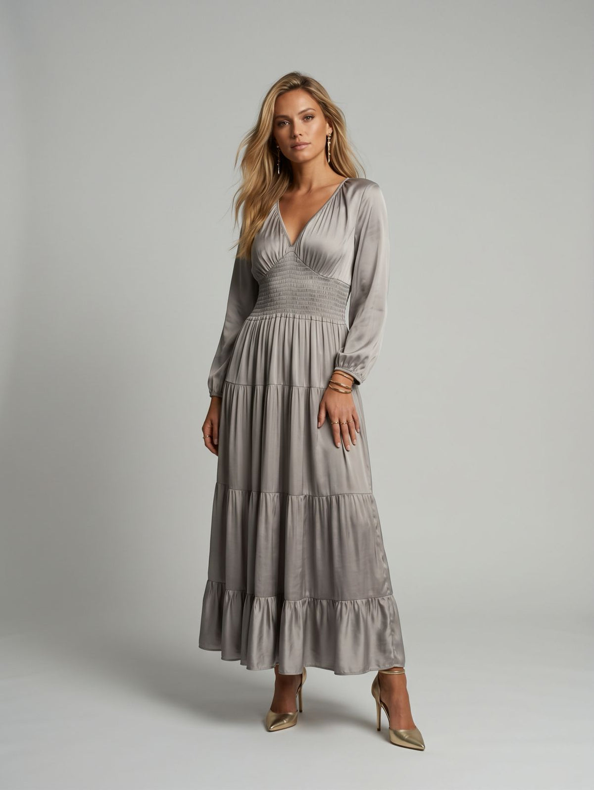 Vestido cortes satinado