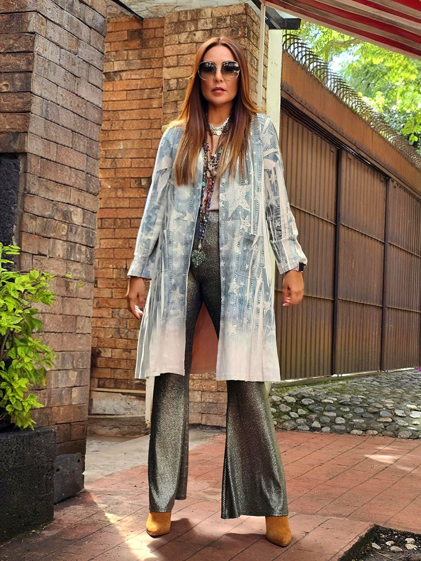 Ensamble suede con estrellas