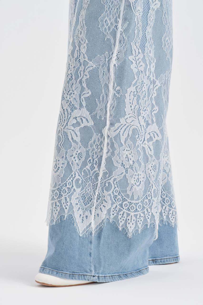 Jeans wide leg con encaje