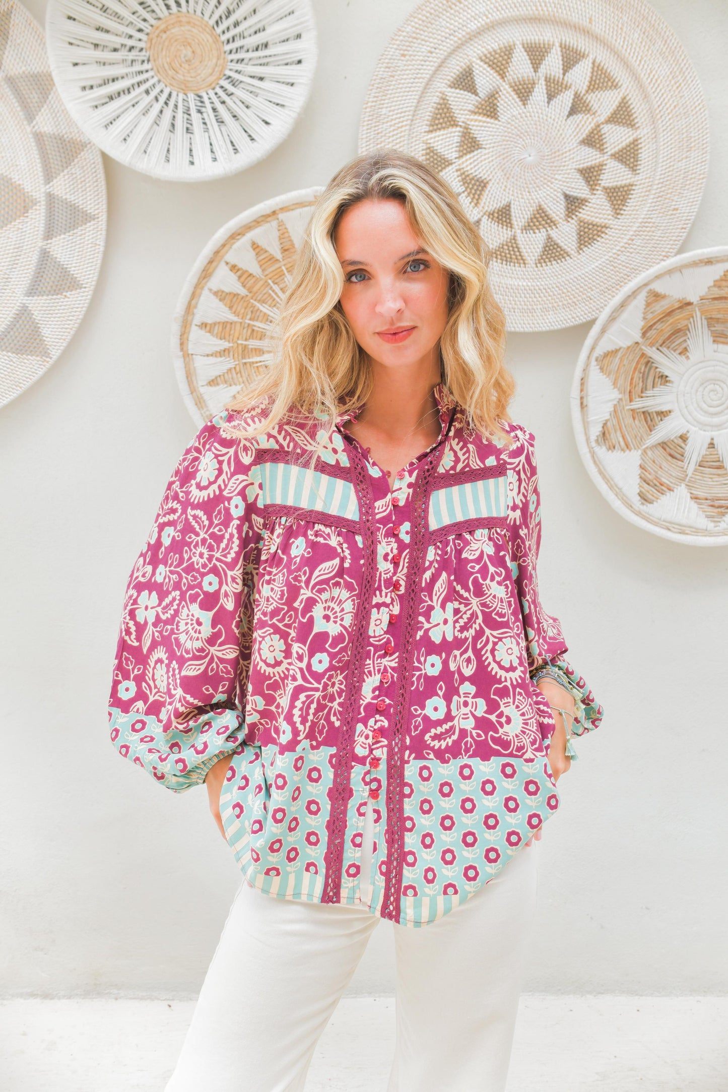Blusa estampada bicolor