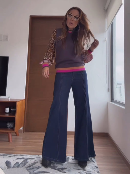 Blusa tejida y mangas satinadas animal print