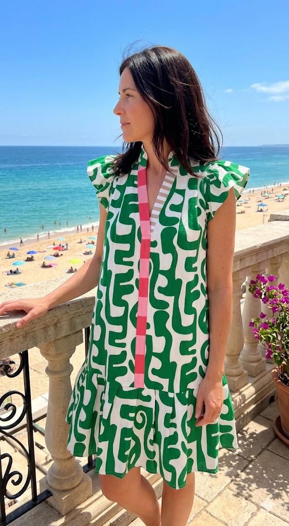 Vestido grecas con estampado en contraste