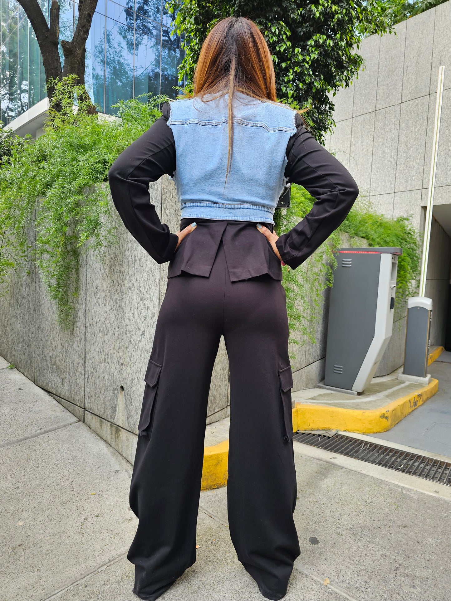 Set tipo pants cargo con mezclilla