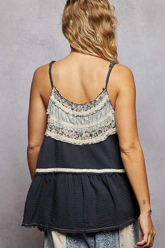 Blusa tirantes aplicaciones